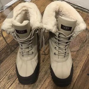 UGGS boots (Women’s)